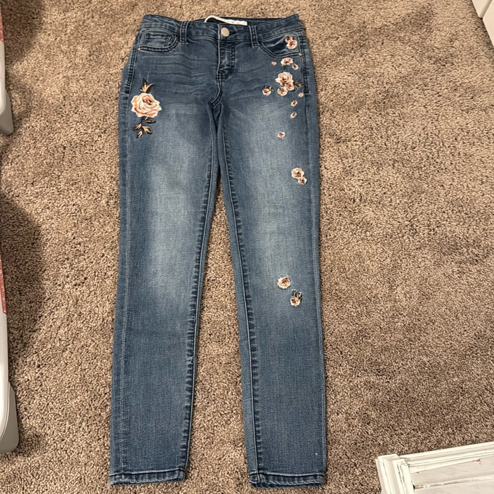 Tinseltown Embroidered Jeans